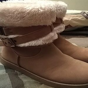 Guess boots